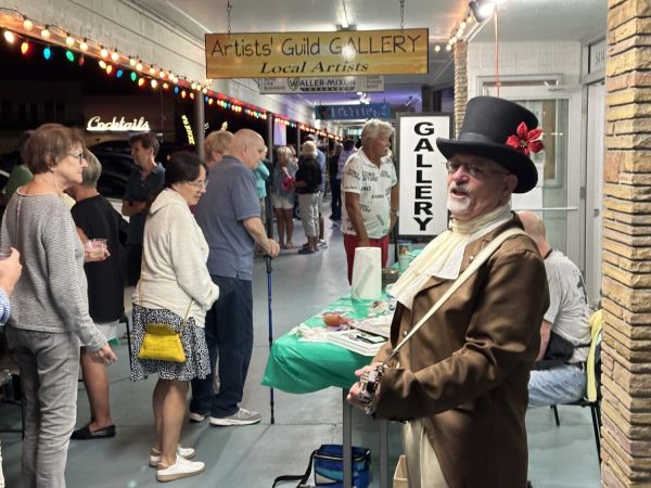 Holmes Beach Holiday Open House a hit with shoppers