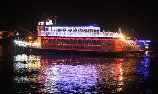 Holiday Boat Parade setting sail soon