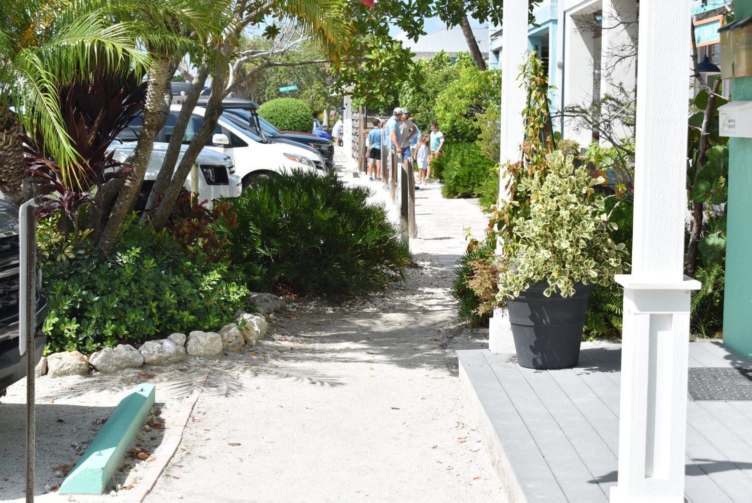 Pine Avenue sidewalk discussions continue