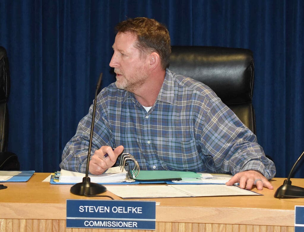 Steve Oelfke joins Holmes Beach Commission
