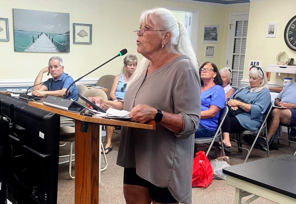 Pines residents speak out on paid parking