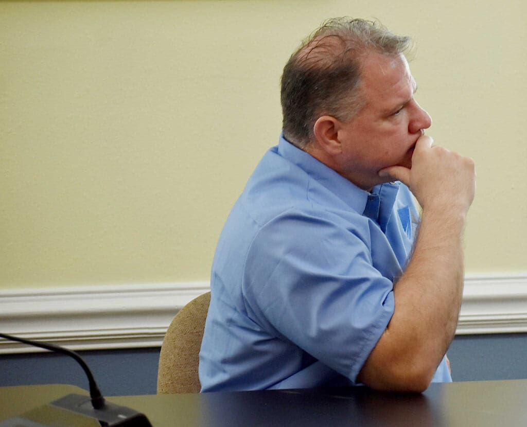 Builders call for contracted building official’s dismissal