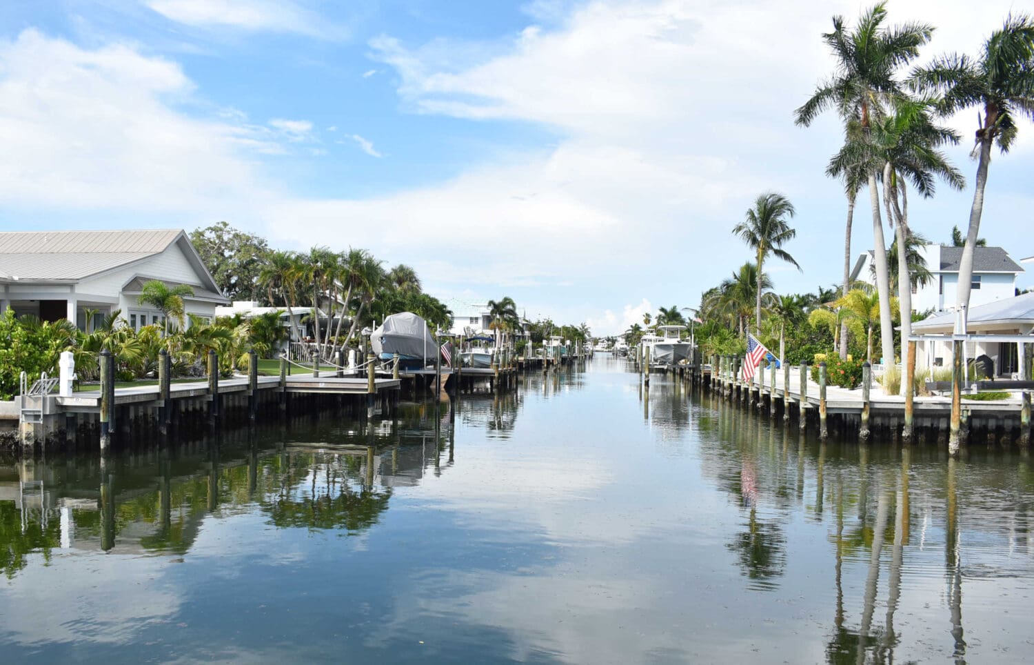 Holmes Beach clarifying dock, mooring regulations