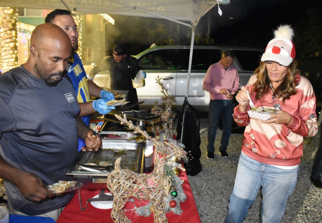 Pine Avenue shines during Holiday Walk of Treasures