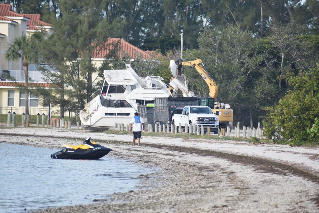Derelict boats concern Palma Sola Bay residents and boaters