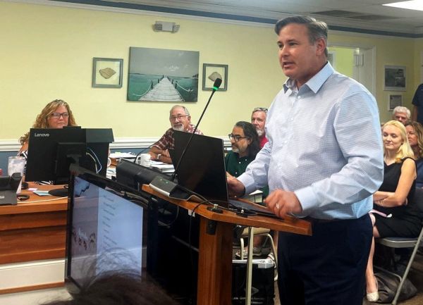 Commissioners review hotel project