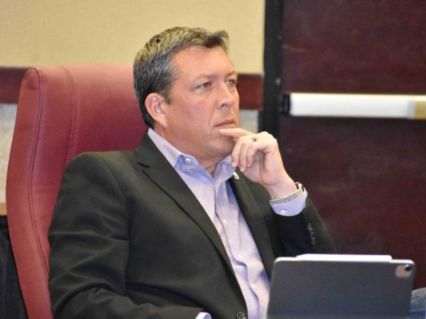 Cities oppose Manatee becoming a charter county