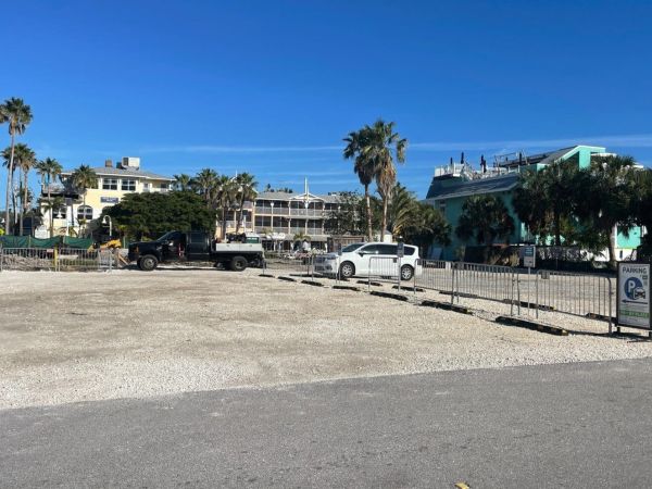 Paid parking lot opens in Bradenton Beach