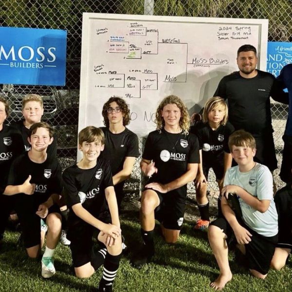 Moss Builders wins mid-season tourney