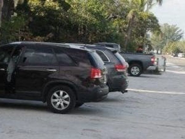 AM Pine Ave Parking
