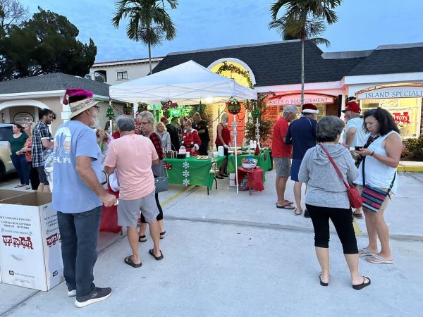 A Paradise Realty collects Toys for Tots