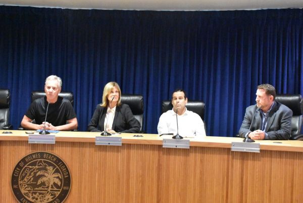 Holmes Beach commission candidates debate issues