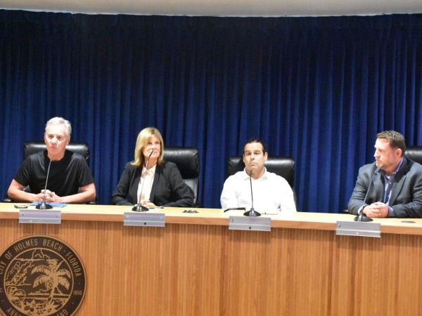 Holmes Beach commission candidates debate issues