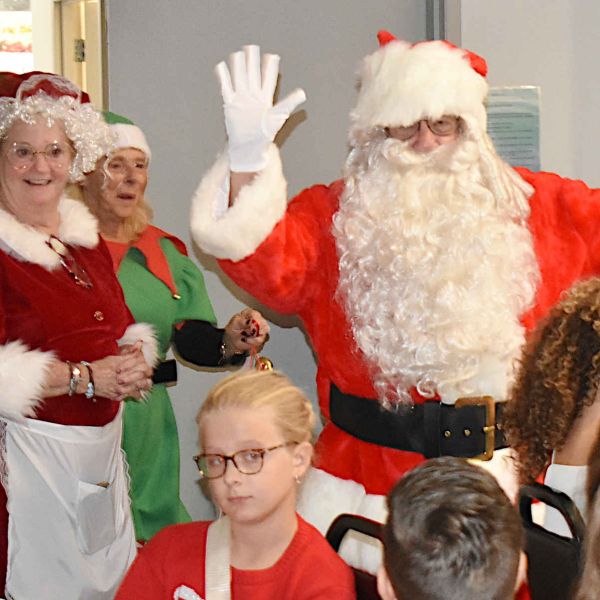 Moose lodges host Christmas party for kids