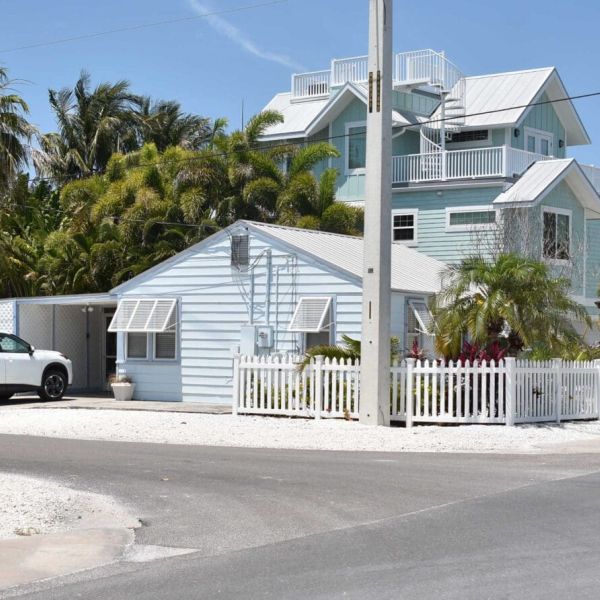 Fences, visibility triangles, parking discussed