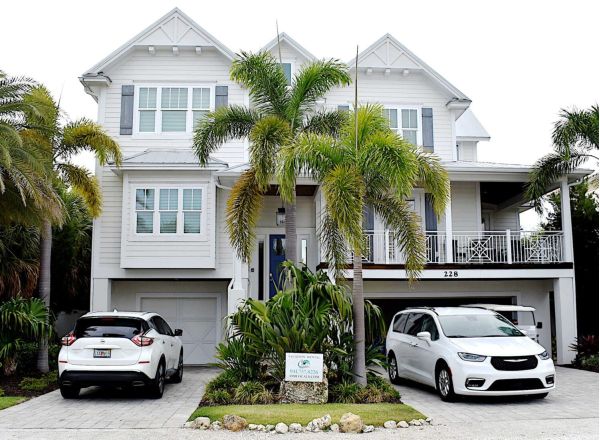 DeSantis vetoes vacation rental bill