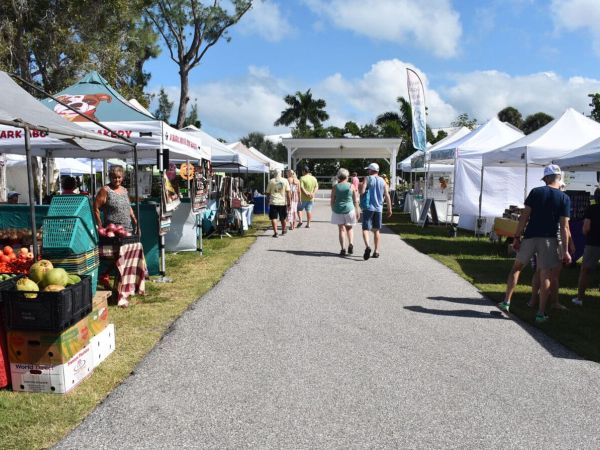 Community Farmers Market opens in new location