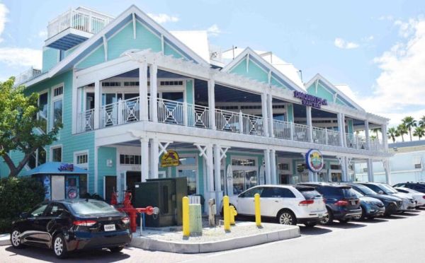 Daiquiri Deck manager pleads not guilty to grand theft