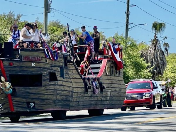 July Fourth weekend crowds return to Anna Maria Island