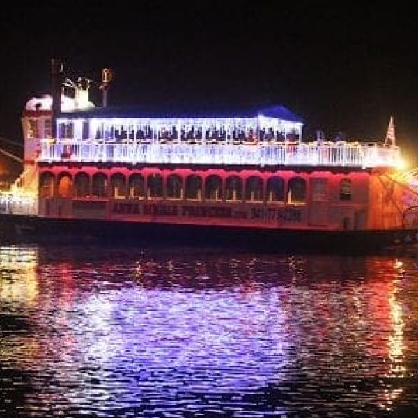 Holiday Boat Parade setting sail soon