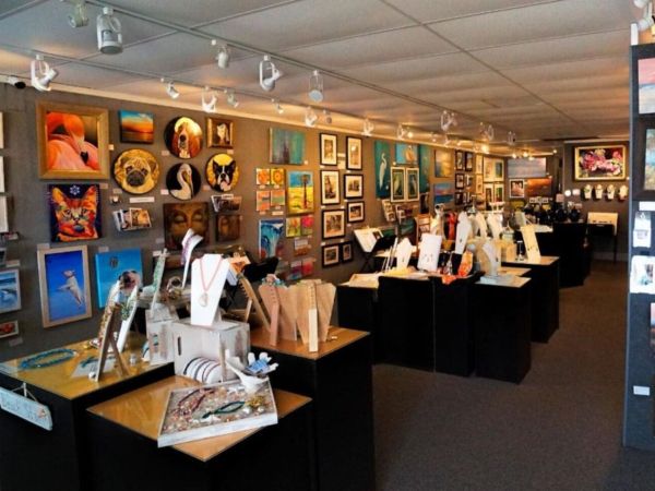 Island Gallery West&rsquo;s featured artist for November