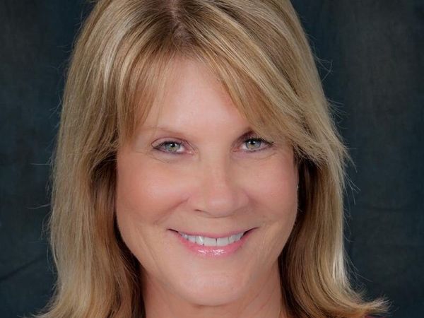 Whitmore seeks return to city commission