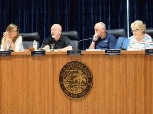 Holmes Beach budget talks begin