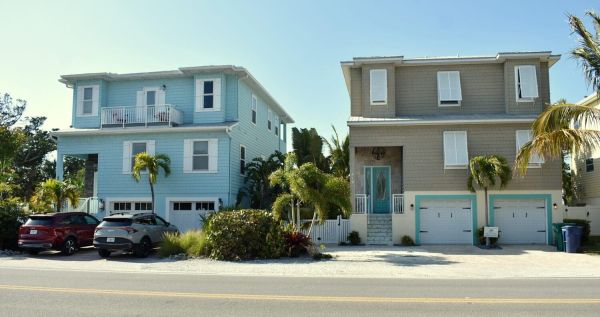 Vacation rental bill transmitted to DeSantis