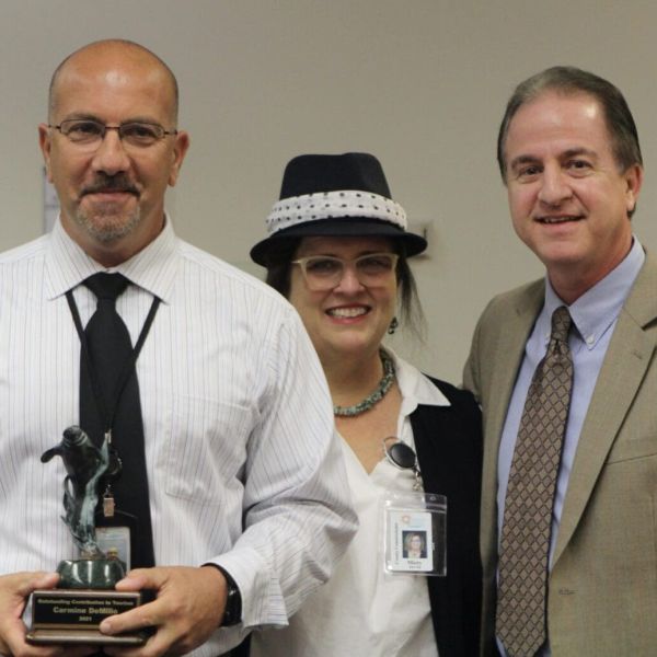 Red tide cleanup efforts earn park operations manager tourism award