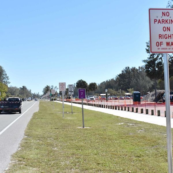 Coquina Beach &lsquo;no parking&rsquo; signs discussed