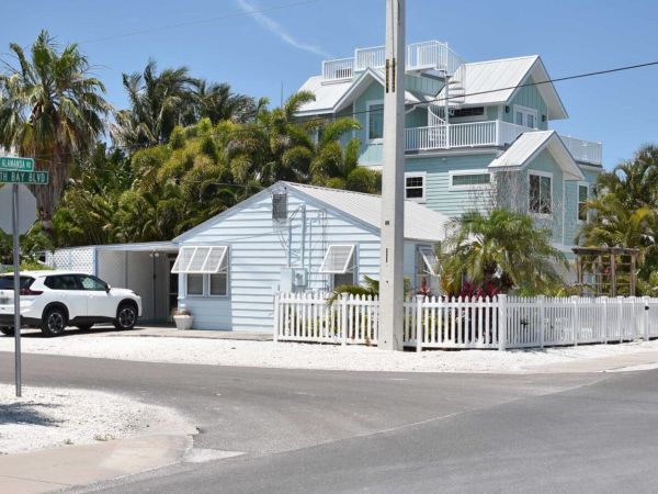 Fences, visibility triangles, parking discussed