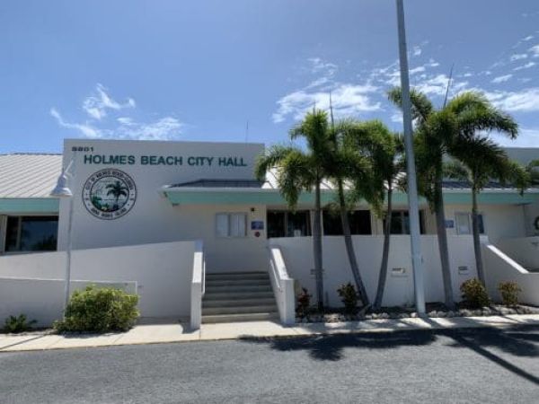 Commission and mayoral seats up for grabs