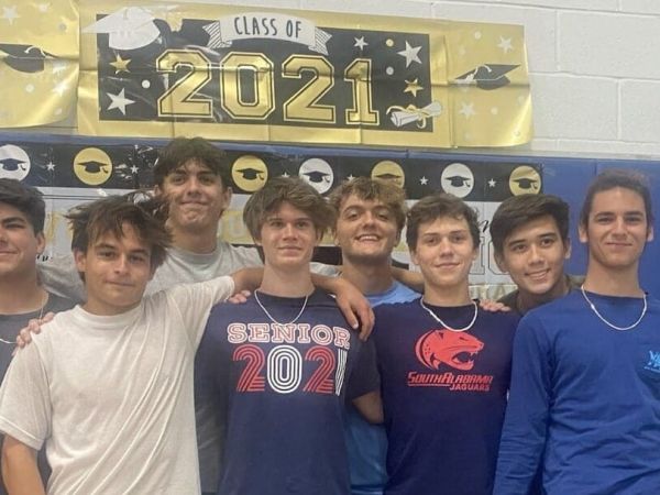Class of 2021: AME friends stick together through high school