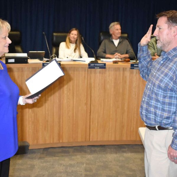 Steve Oelfke joins Holmes Beach Commission