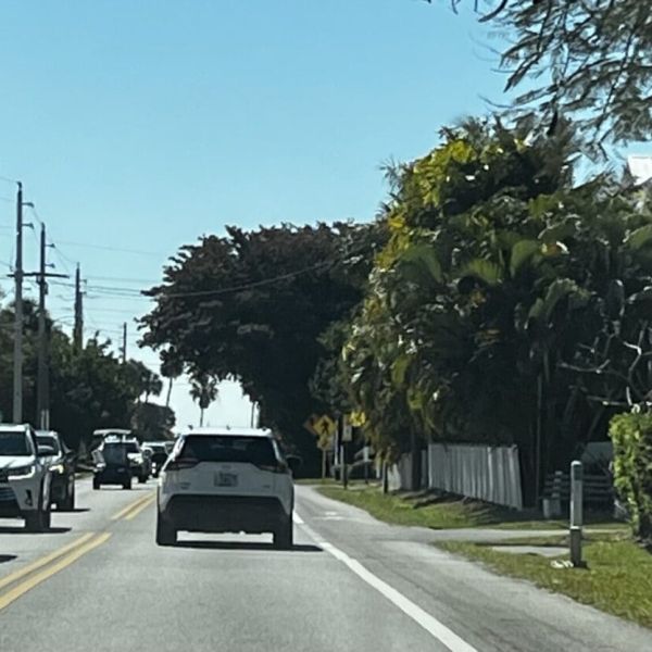 Drivers slow down in Holmes Beach