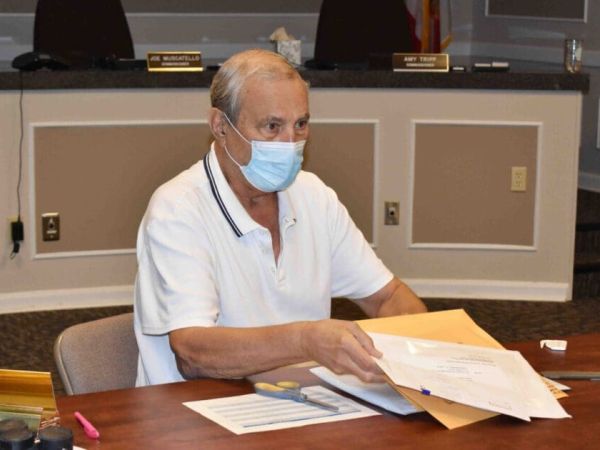 Four bids received for City Pier grill and bait shop