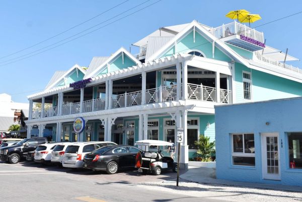 County administrator seeks favor from mayor