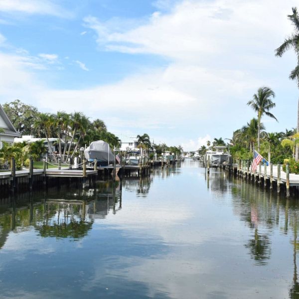 Holmes Beach clarifying dock, mooring regulations
