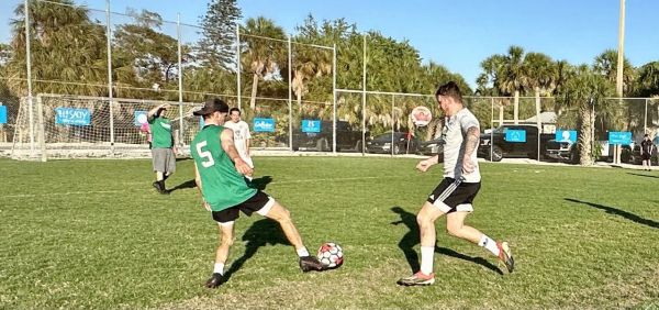 Vintage Beach begins season with win