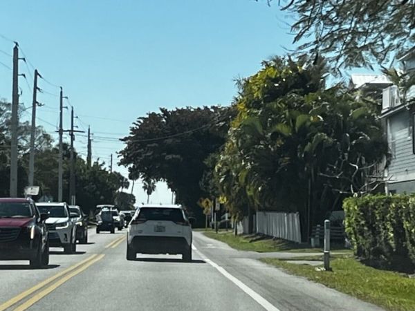 Drivers slow down in Holmes Beach