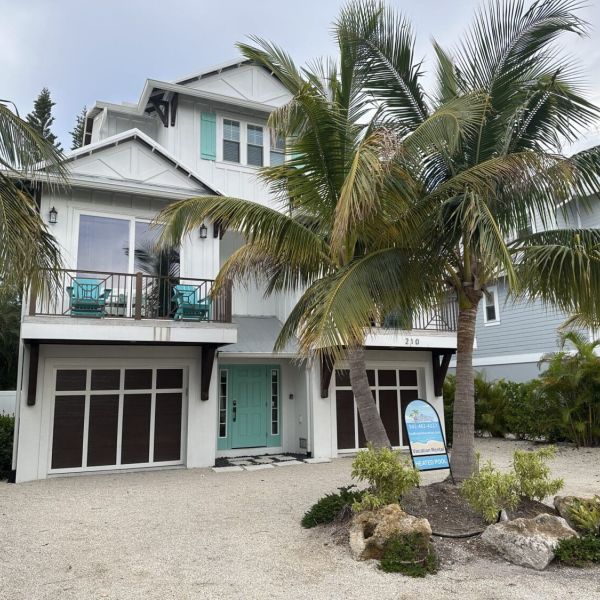 Wanted man found hiding on Holmes Beach roof