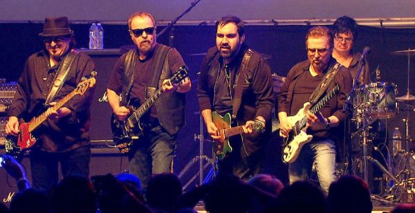 Blue &Ouml;yster Cult set to rock The Center