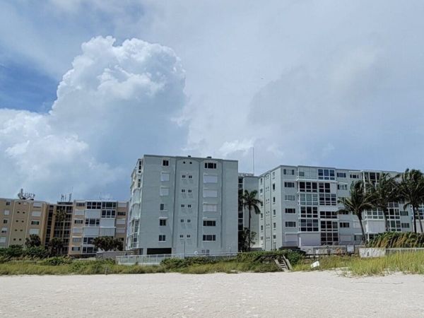 Island building owners warned to investigate structural issues