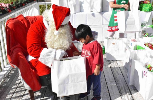 Chiles Group hosts Christmas party for underprivileged kids