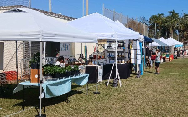 Expanded farmers market opens in Anna Maria