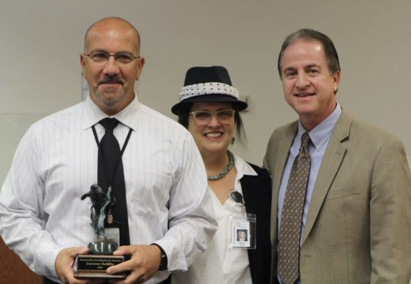 Red tide cleanup efforts earn park operations manager tourism award