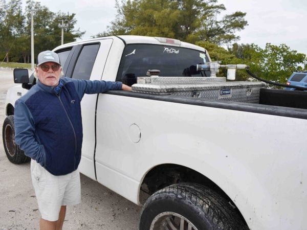 Tour boat refueling garners no city support