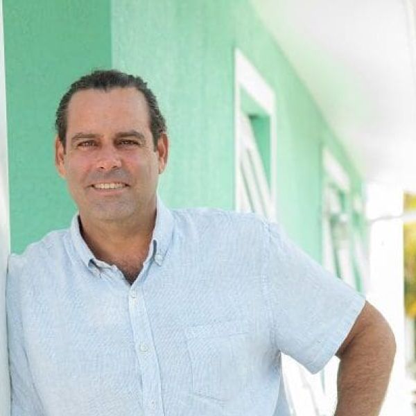 Romberger throws hat in commission ring