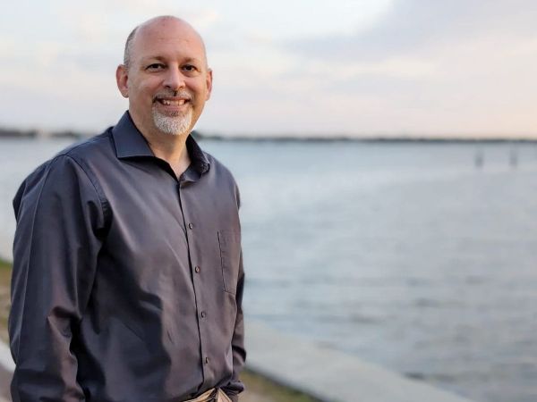 Farrington resigns, seeks supervisor of elections job