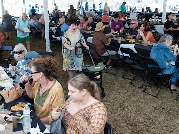 Island community gives thanks together